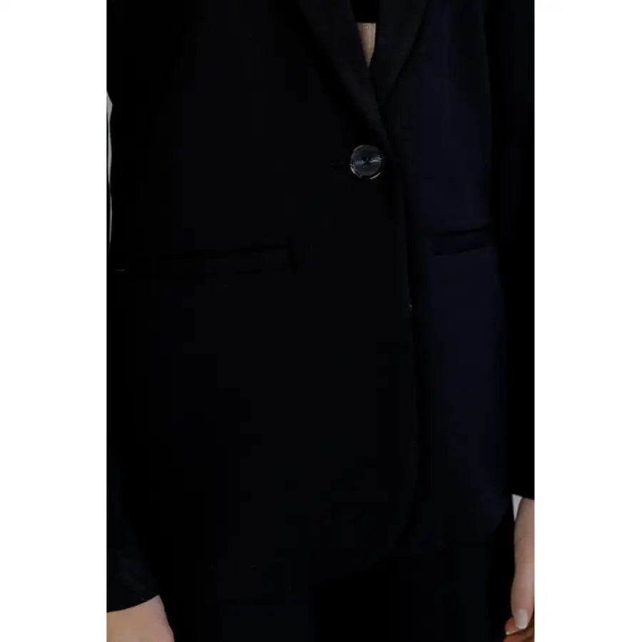 Street One Women’s Blazer - Black suit jacket with a single visible button