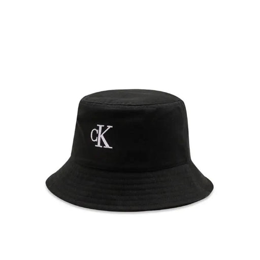 Calvin Klein Jeans black bucket hat with white ’CK’ logo embroidered on the front