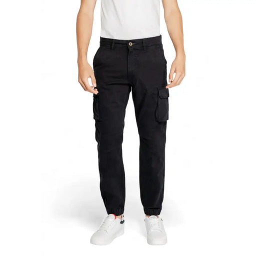 Gas - Gas Men Trousers: Black cargo pants with side pockets and elastic cuffs