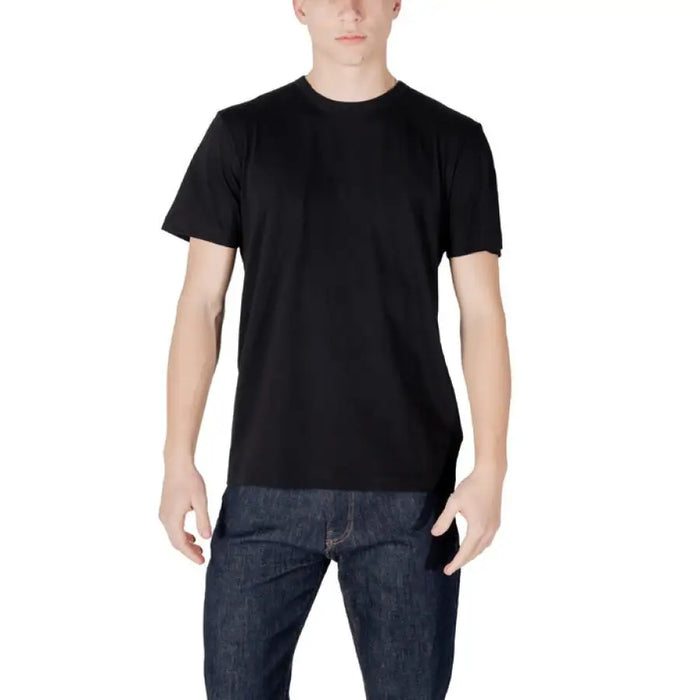 Black crew neck t-shirt from Colmar Originals made of cotton for men