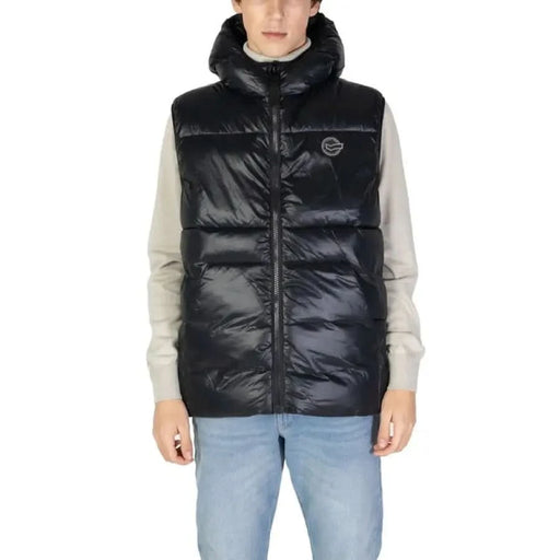 Black puffy hooded vest with zipper closure from Gas Women Gilet collection