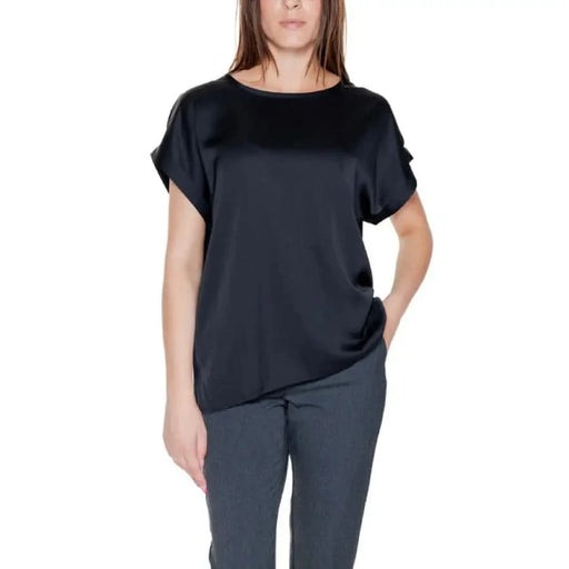 Black short-sleeved blouse with a relaxed fit from Vila Clothes - Women Top