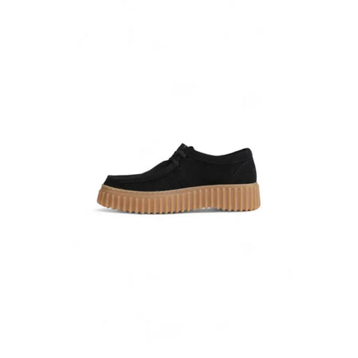 Black suede platform sneaker with tan rubber sole from Clarks Men Moccassin collection