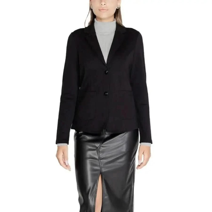 Black tailored blazer with two buttons from Street One for women’s fashion