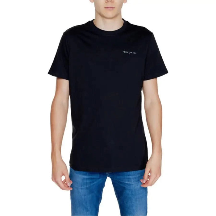 Black Tommy Jeans t-shirt worn with blue jeans model Tommy Hilfiger Jeans Men T-Shirt