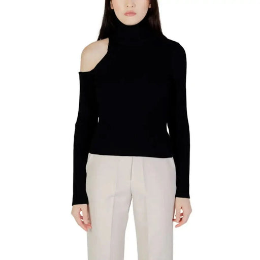 Black turtleneck sweater with one shoulder cutout from Hanny Deep Women Knitwear