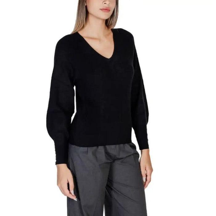 Black v-neck sweater with long sleeves and relaxed fit from Morgan De Toi Women Knitwear