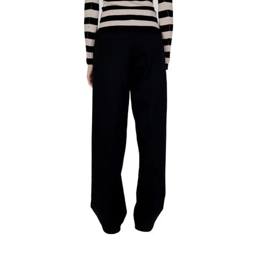 Black wide-leg trousers from Street One suitable for casual or formal occasions