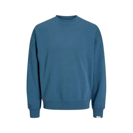 Jack & Jones blue sweatshirt with white logo showcasing urban city fashion