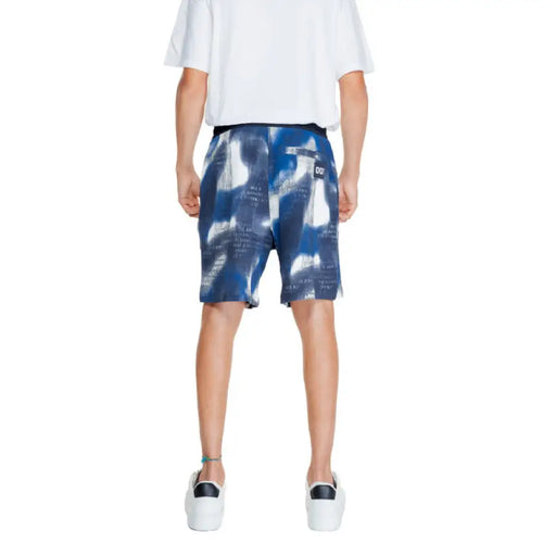 Blue and white patterned Armani Exchange men’s shorts in cotton-lycra blend with pockets