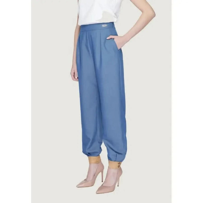 Blue wide-leg, tapered ankle trousers with nude heels - Alviero Martini Prima Classe Trousers