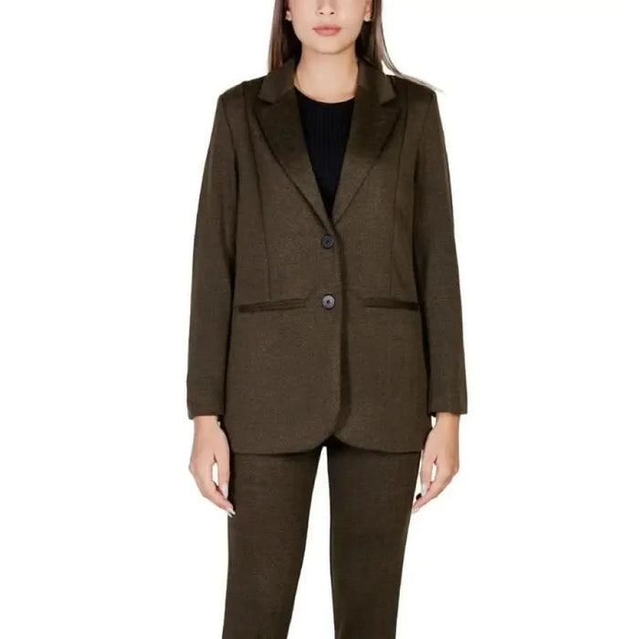 Brown tailored Ichi Women Blazer featuring two buttons and notched lapels