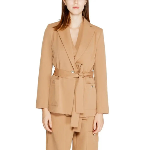 Camel-colored belted blazer with notched lapels by Rinascimento for women