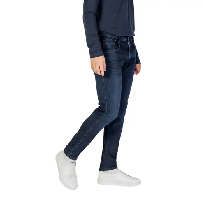 Dark blue straight-leg denim jeans from Replay with zip and button closure