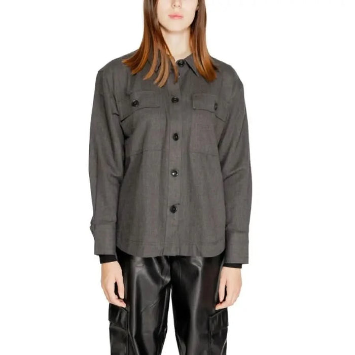 Gray button-up shirt with two chest pockets from Jacqueline De Yong Women Shirt collection