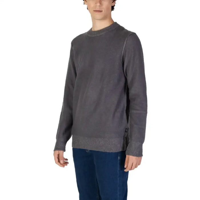 Gray crewneck sweater with long sleeves, part of the Gas Men Grey Knit Sweater collection