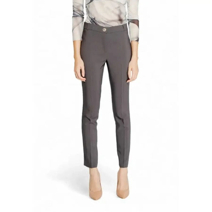 Gray tailored ankle-length dress pants with a slim fit by Rinascimento Women Trousers