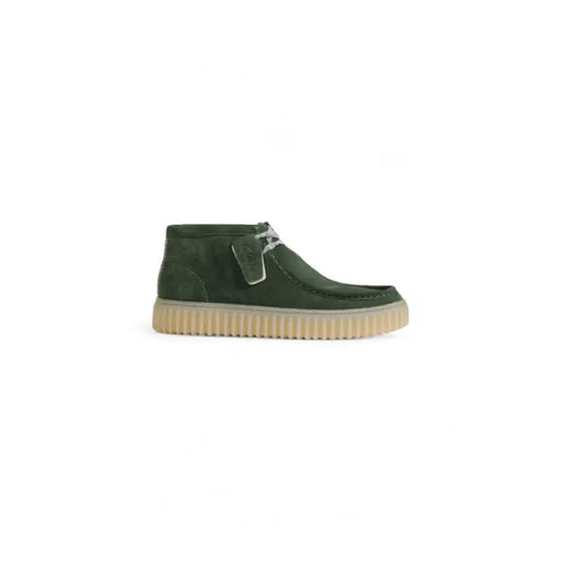 Green suede chukka boot with thick crepe sole from Clarks Men Lace Ups Shoes