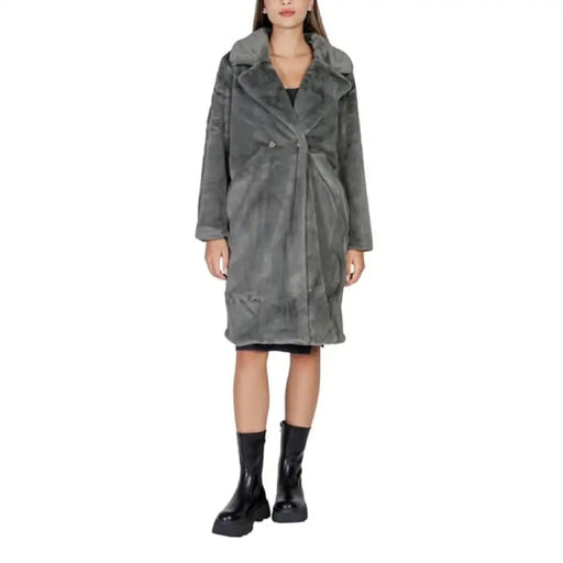 Grey faux fur coat with notched lapels styled with black combat boots from Ichi Women Jacket