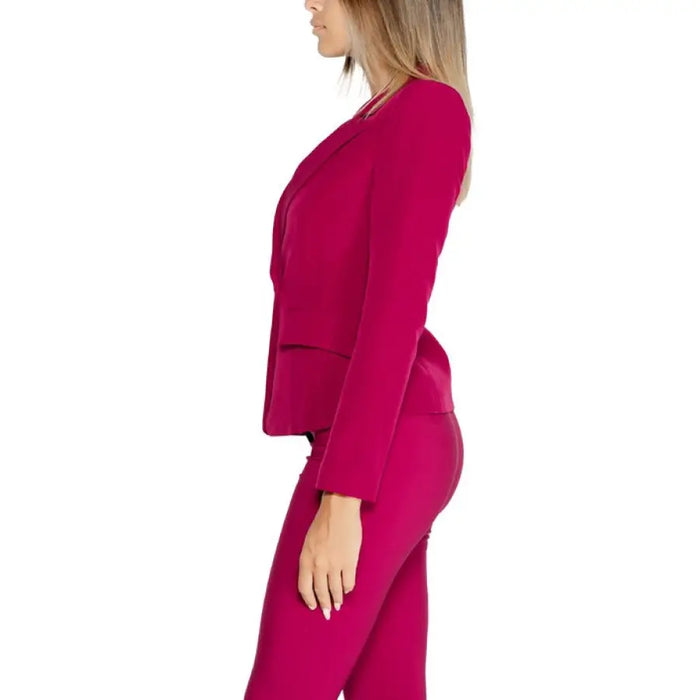 Hot pink cropped women blazer with long sleeves by Rinascimento