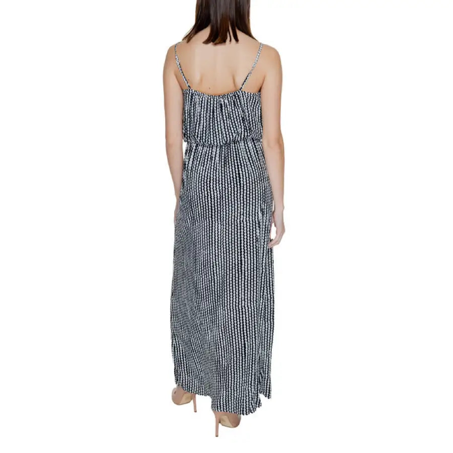 Only Women Dress: Long, patterned maxi dress with thin straps and a gathered waist