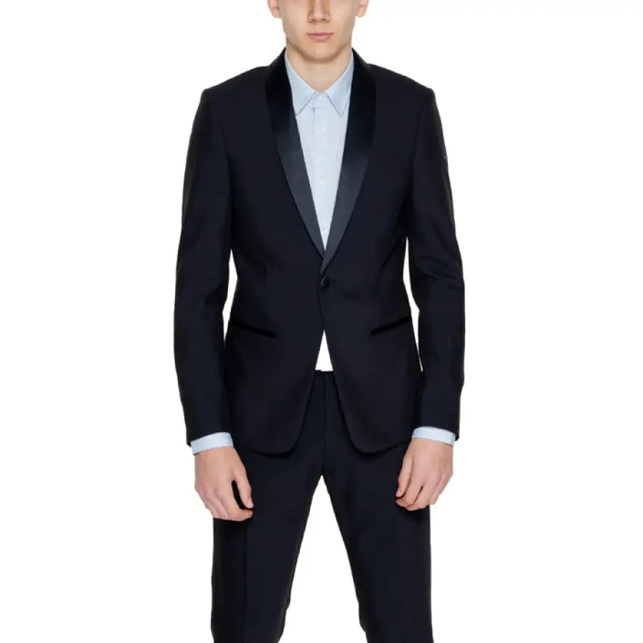 Antony Morato - Man in a Black Suit and Tie Wearing Antony Morato Men Blazer
