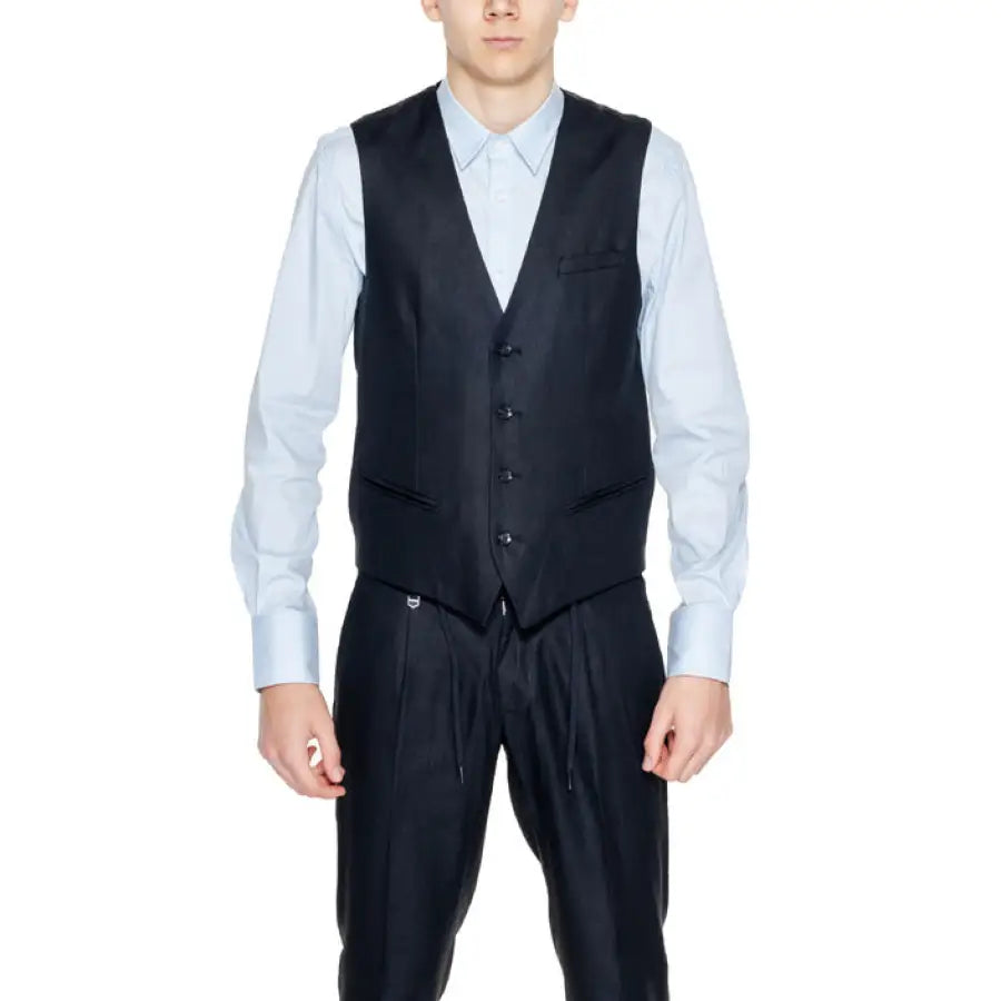 Man wearing a black suit and tie from Antony Morato Men Gilet collection