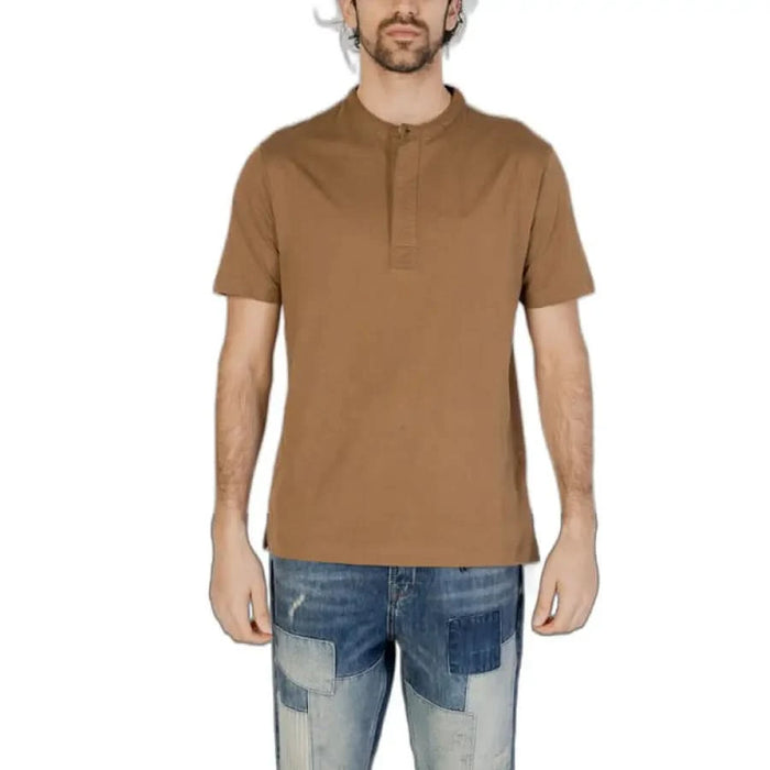 Urban style: Hamaki-ho Men’s brown polo shirt