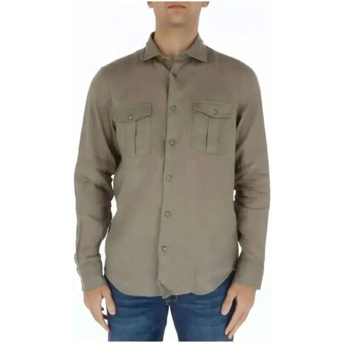 Man wearing khaki Brian Brome Men Shirt