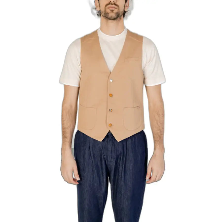 Elegant man in Gianni Lupo Men Gilet with tan vest and white shirt