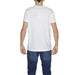 Man in Alviero Martini Prima Classe men T-shirt, white with jeans