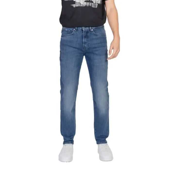 Medium-wash straight-leg denim jeans from Boss for men featuring a contemporary style