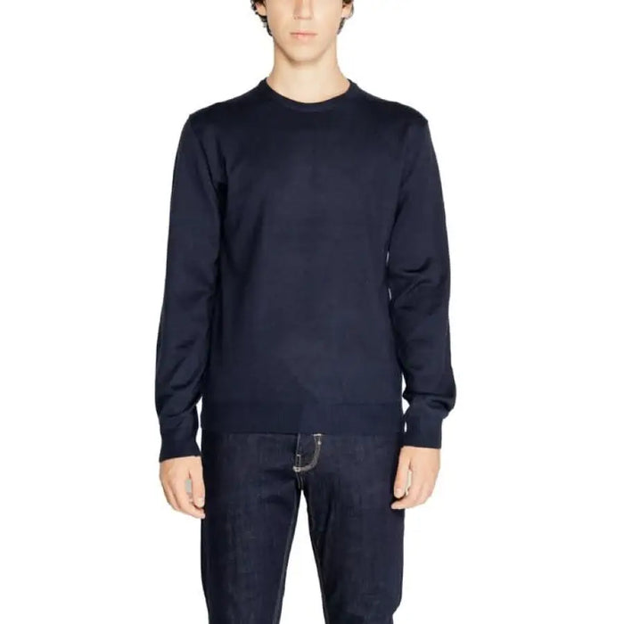 Navy blue crewneck sweater with long sleeves from Hamaki-ho Men Knitwear collection