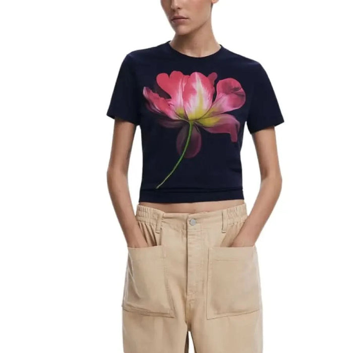 Navy blue cropped t-shirt featuring a pink lotus flower design by Desigual