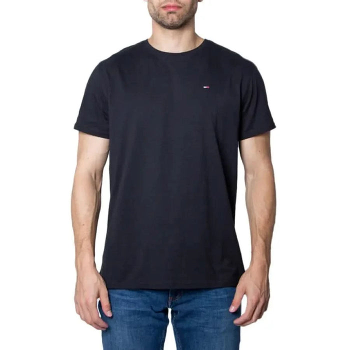 Navy blue short-sleeved Tommy Hilfiger Men’s T-Shirt with small chest logo