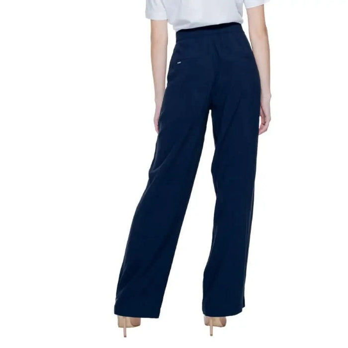 Navy blue wide-leg trousers paired with beige heels – Street One Women Trousers