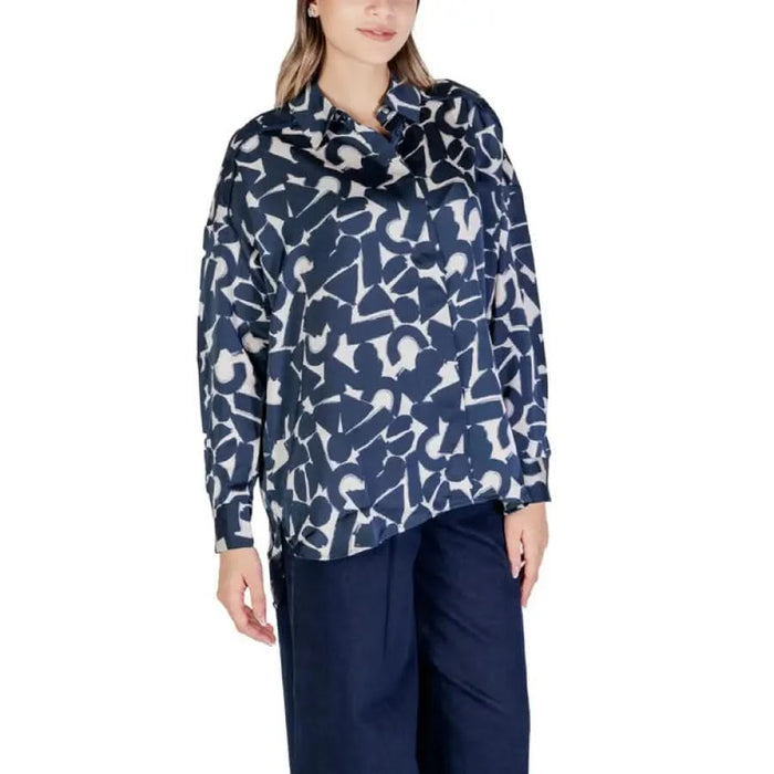 Navy and white geometric blouse with asymmetrical hemline by Ichi for women