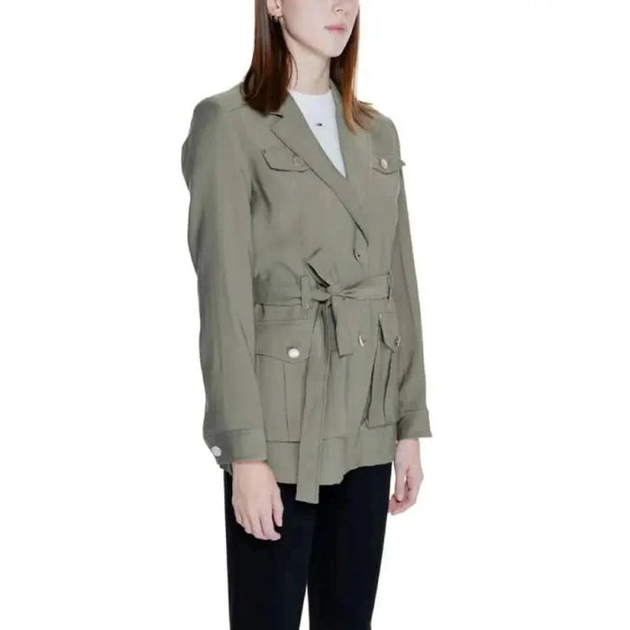 Olive green belted safari-style jacket with pockets and lapels - Morgan De Toi Women Blazer