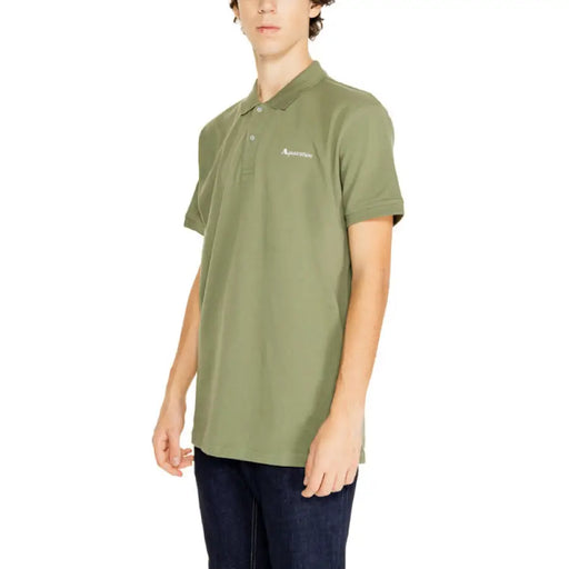 Olive green Aquascutum men’s polo shirt with short sleeves and embroidered logo