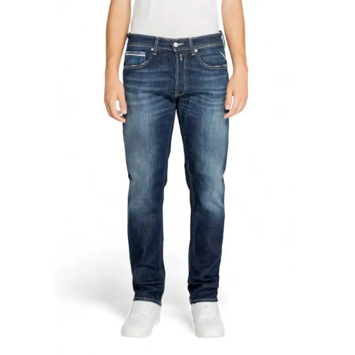 Dark blue straight-leg denim jeans from Replay for men, showcasing style and comfort