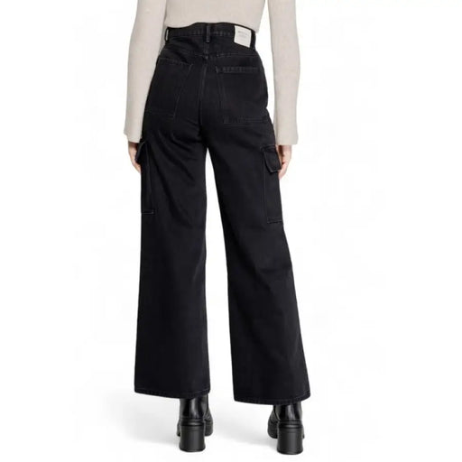 Wide-leg black jeans viewed from the back in Only - Only Women Jeans collection