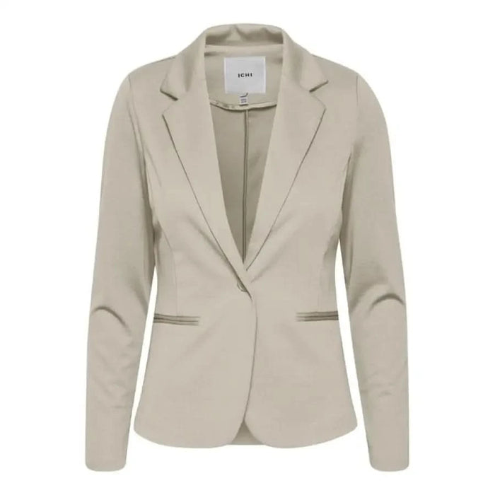 Ichi Ichi women blazer in beige modelled by person wearing Ichi apparel