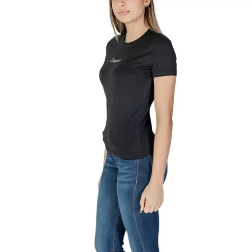 Plain black fitted t-shirt with short sleeves from Desigual Women’s collection