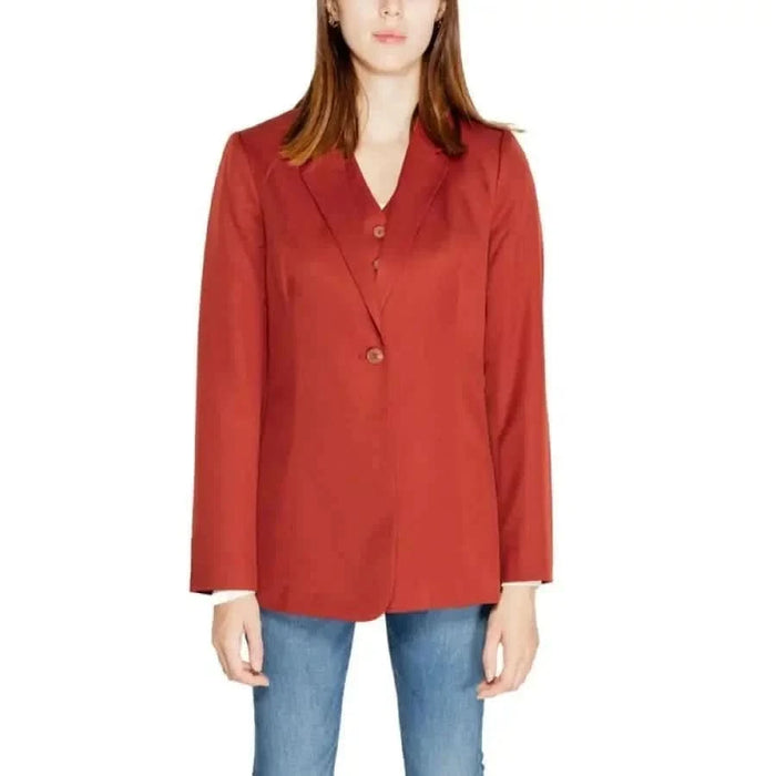 Red Vero Moda Women Blazer featuring a notched lapel and two buttons