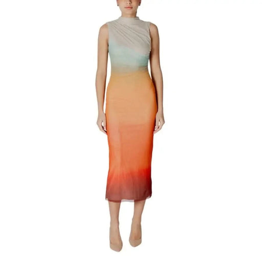 Sleeveless ombre midi dress in orange by Desigual for women, showcasing modern fashion