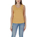 Sleeveless yellow v-neck top with light blue jeans from B.young Women’s collection