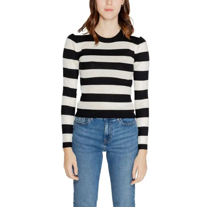 Striped black and white long-sleeved crew neck sweater by Jacqueline De Yong