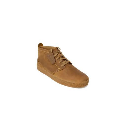 Tan leather chukka boot with laces and rubber sole from Clarks Men Boots