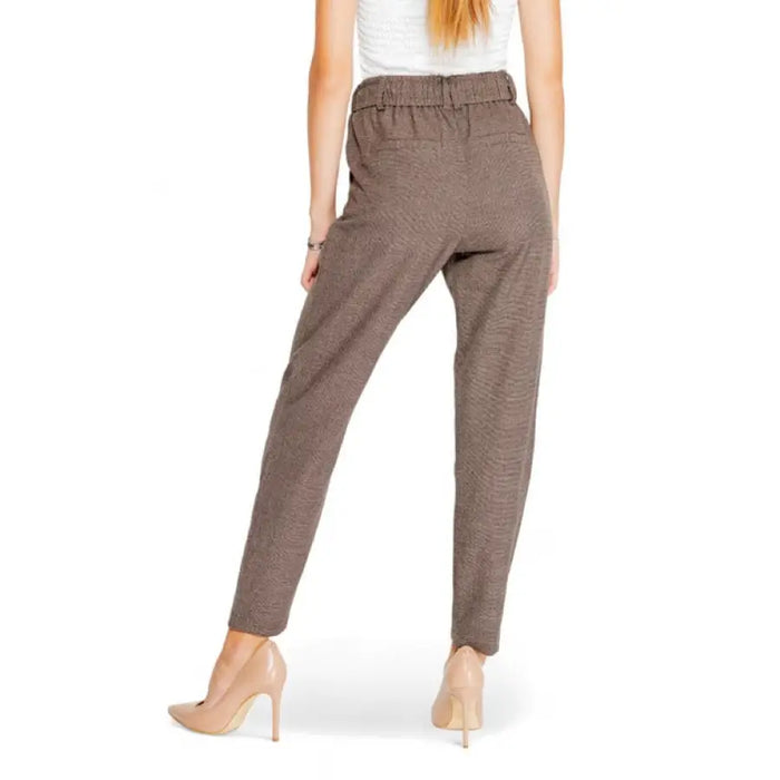 Tapered brown trousers with elastic waistband and pockets from Only Women’s Trousers