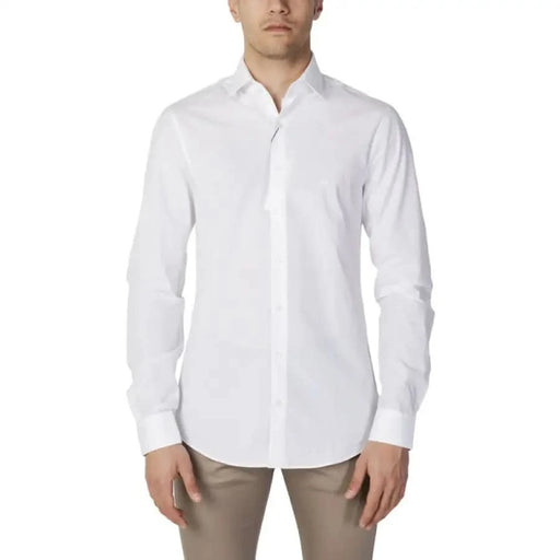 Calvin Klein white long-sleeve button-up dress shirt with collar for men